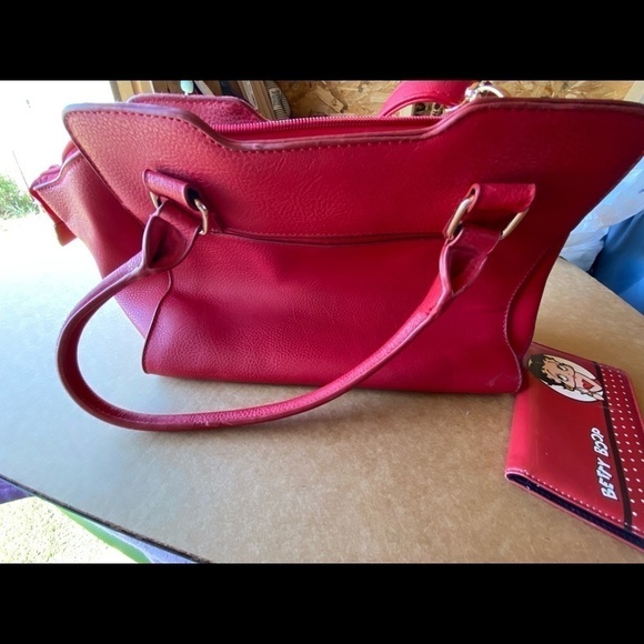 EUC BOC Red Purse Pretty Red and Brown with shoulder strap - Picture 7 of 9